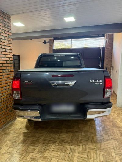 Toyota Hilux miniatura 13