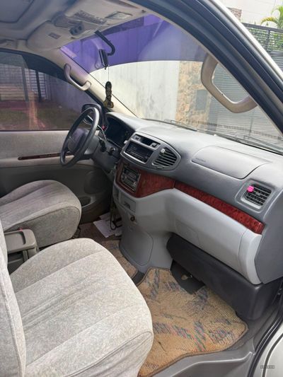 Toyota Regius miniatura 7