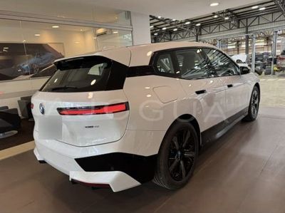 BMW iX miniatura 4