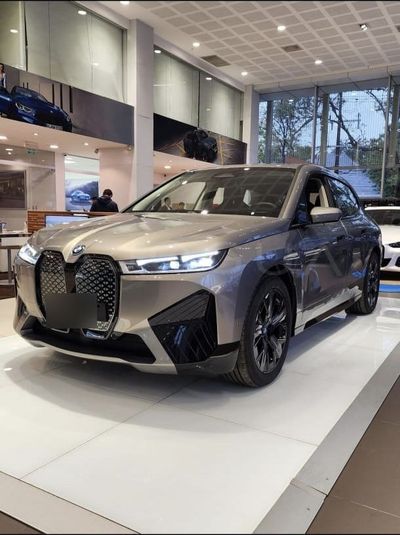 BMW iX miniatura 4