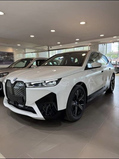 BMW iX miniatura 3