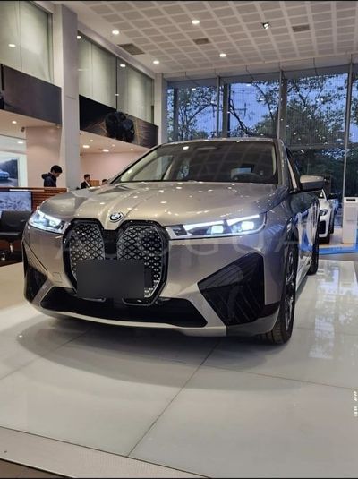 BMW iX miniatura 3