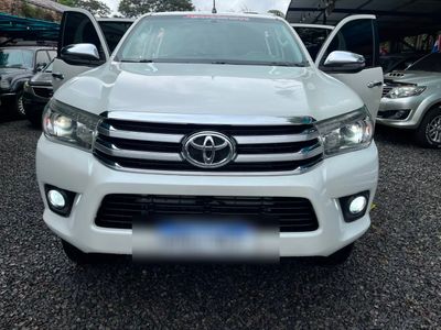 Toyota Hilux miniatura 10