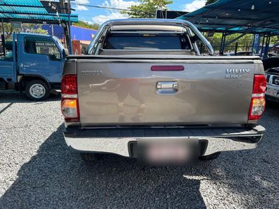 Toyota Hilux miniatura 12