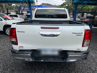 Toyota Hilux miniatura 16