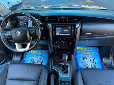 Toyota Fortuner miniatura 8