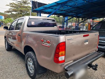 Toyota Hilux miniatura 5