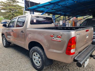 Toyota Hilux miniatura 8