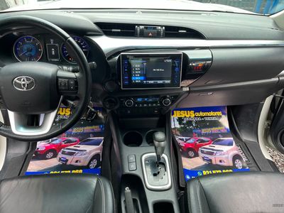 Toyota Hilux miniatura 8
