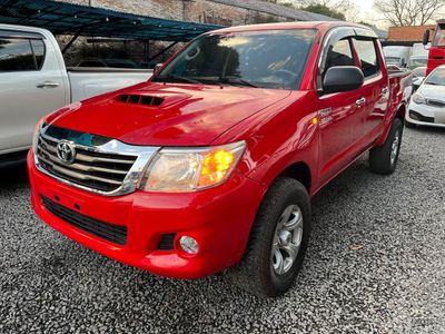 Toyota Hilux miniatura 3