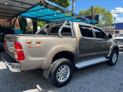 Toyota Hilux miniatura 11