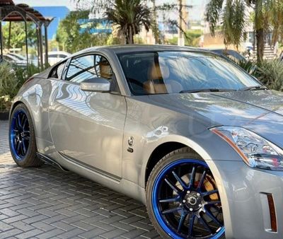 Nissan 350 Z miniatura 3