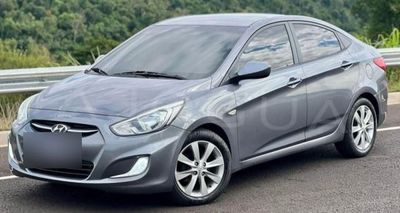 Hyundai Accent miniatura 2