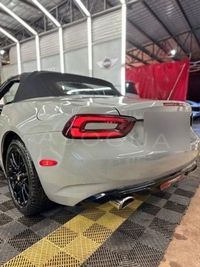Fiat 124 Spyder miniatura 3