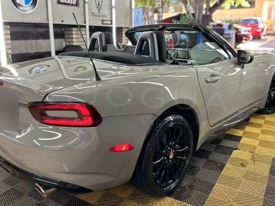 Fiat 124 Spyder miniatura 2