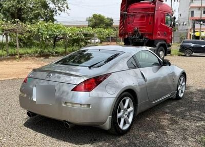 Nissan 350 Z miniatura 3