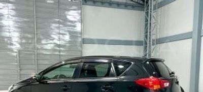 Toyota Auris miniatura 3
