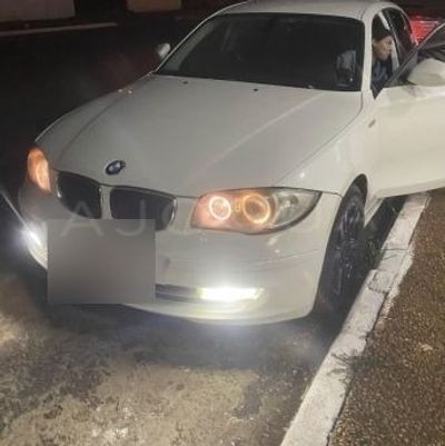 BMW 120 thumbnail 1