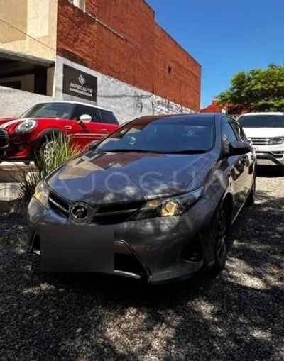 Toyota Auris miniatura 2