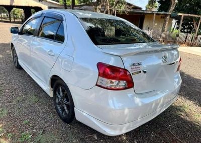 Toyota Belta miniatura 2