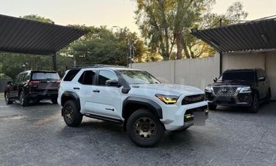 Toyota 4Runner miniatura 3