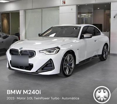 BMW 240i thumbnail 1