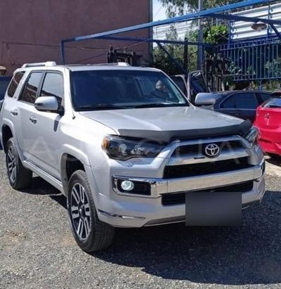 Toyota 4Runner thumbnail 1