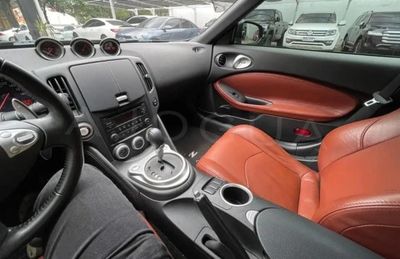 Nissan 370 Z miniatura 3
