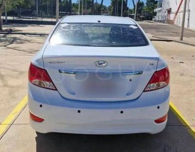 Hyundai Accent miniatura 3