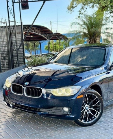 BMW 320 image 1