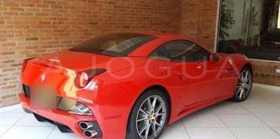 Ferrari California miniatura 4