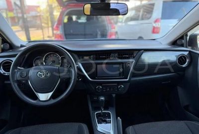 Toyota Auris miniatura 2