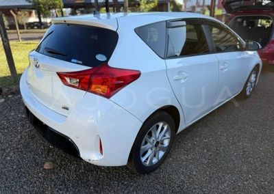 Toyota Auris miniatura 4