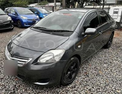 Toyota Belta miniatura 2
