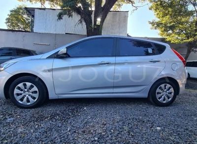 Hyundai Accent miniatura 2