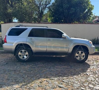 Toyota 4Runner miniatura 4