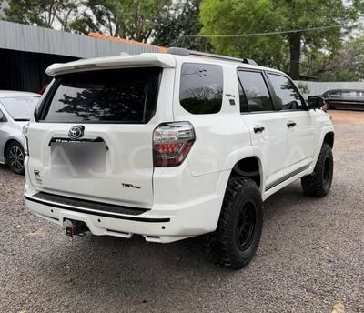 Toyota 4Runner miniatura 3