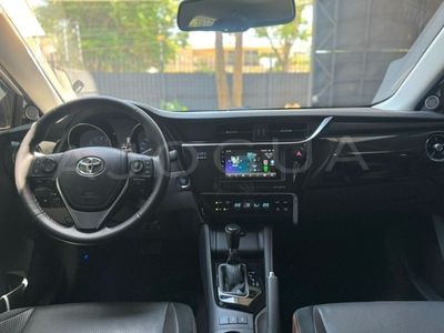 Toyota Auris miniatura 4