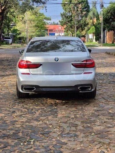 BMW 730D miniatura 4