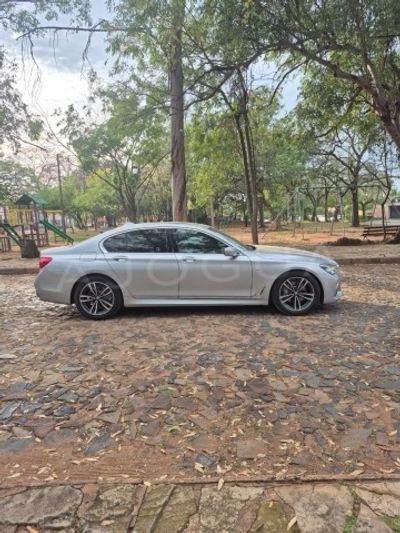BMW 730D miniatura 2