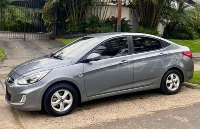 Hyundai Accent miniatura 2