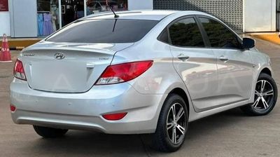 Hyundai Accent miniatura 3