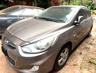 Hyundai Accent miniatura 2