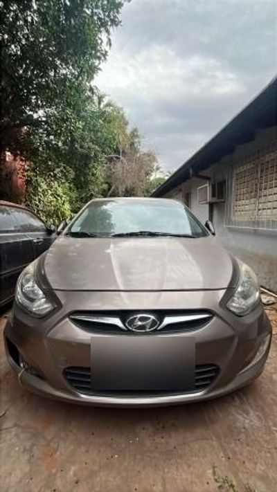 Hyundai Accent 2012