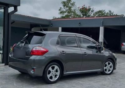 Toyota Auris miniatura 2