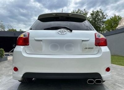 Toyota Auris miniatura 3