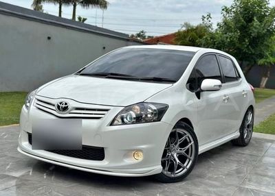 Toyota Auris thumbnail 1