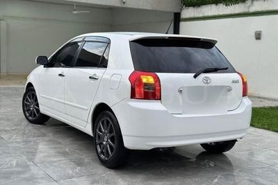 Toyota Allex miniatura 3