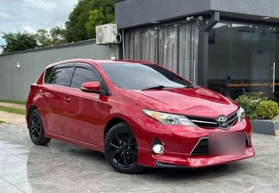 Toyota Auris miniatura 3