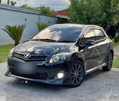 Toyota Auris thumbnail 1